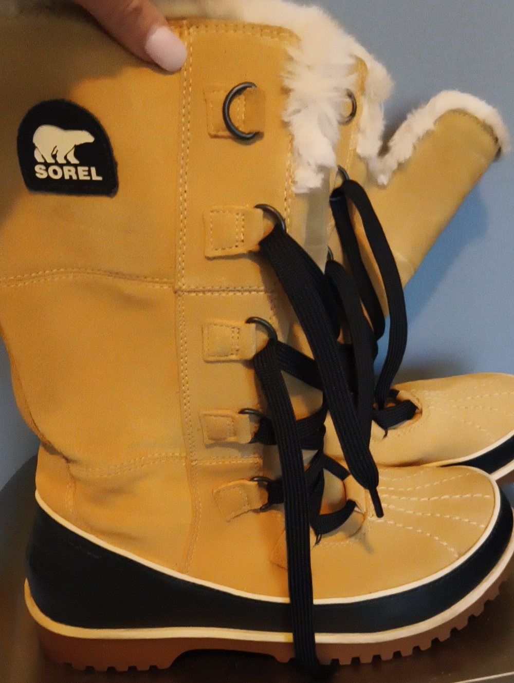 Sorel Women's Yellow Lace-Up Shearling Winter Boot